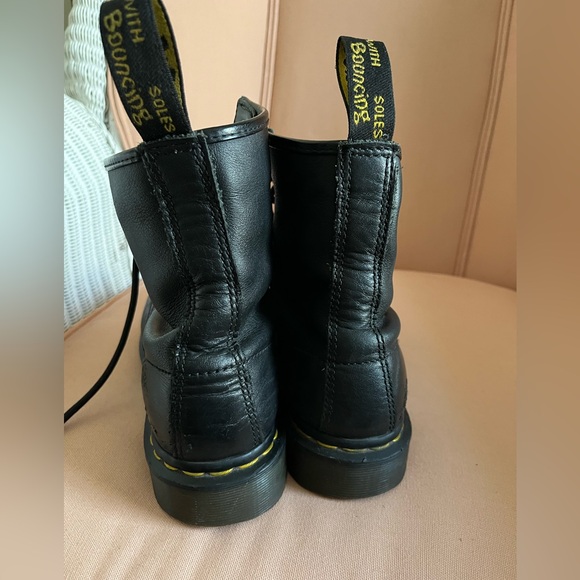 DR. MARTENS Black Leather 8 Eye Lace Up Combat Ankle Boots Women's UK 6/US 8 - Picture 3 of 9